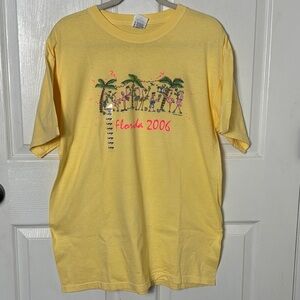 New Vintage Florida 2006 Vacation tee bright yellow flamingo palm band sz Large